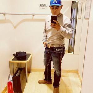 Meet your Posher, Manuel